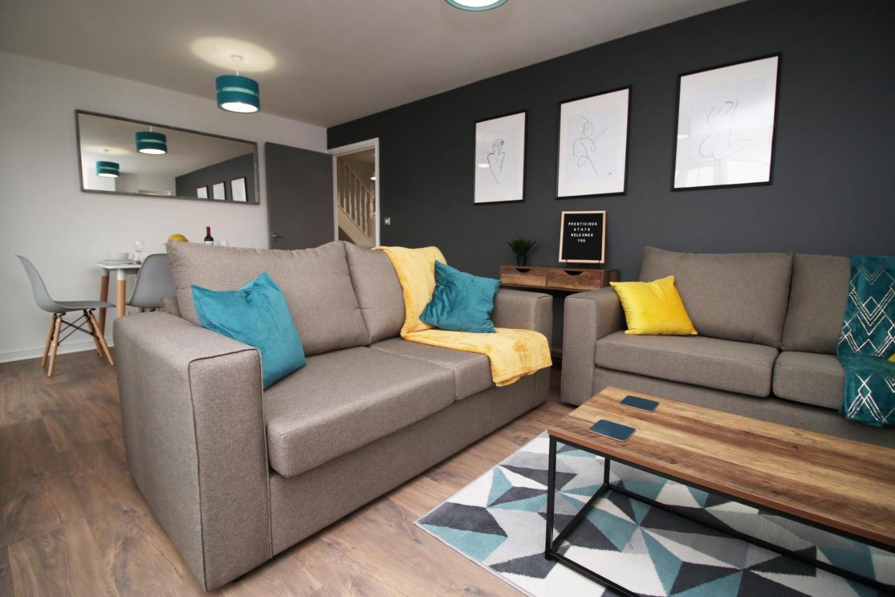 Delft - Spacious Home, High Speed Wi-Fi, Free Parking, Terrace Swindon Extérieur photo